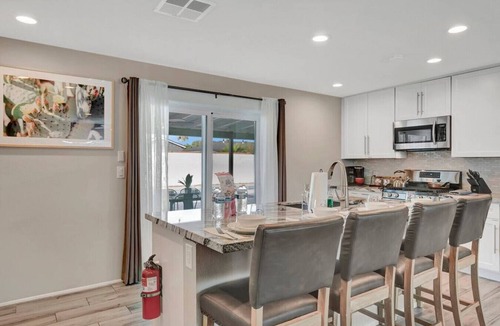 Papago Parkway House | Family Friendly Getaway 3bd/2ba w/Pool