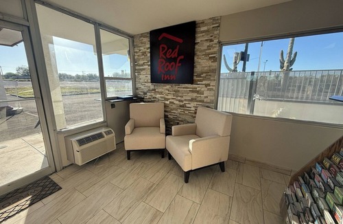 Tucson Hotel | Family-Friendly Twin Queen Beds—Perfect Base for Exploring Nearby Attractions