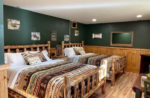 Thompson Falls Cabin | Family-Friendly Cabin Suite Rental near Thompson Falls, Montana