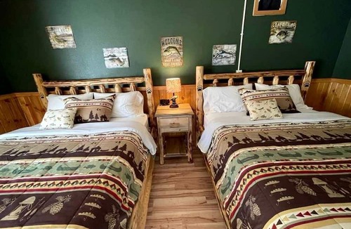 Thompson Falls Cabin | Family-Friendly Cabin Suite Rental near Thompson Falls, Montana