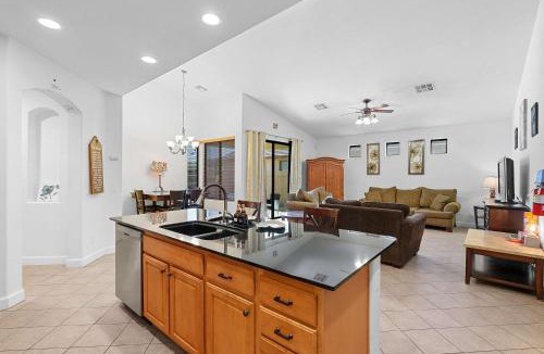 Palm Valley House | Family Friendly w Badminton Goodyear Park