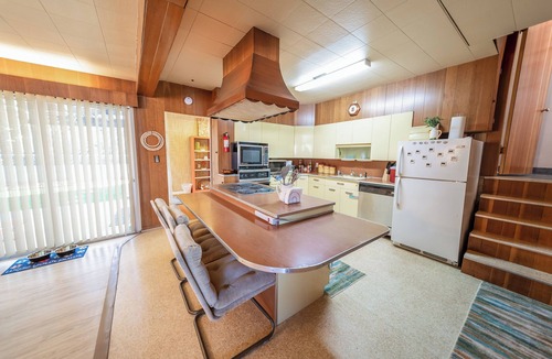Price House | Family Fun Retro Vibe! Spacious & Charming w/Games, Firepit, & Fenced Yard!