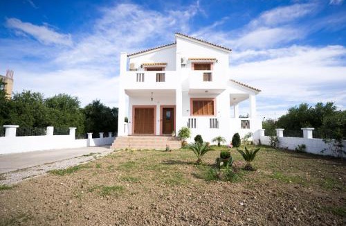 Soroni Villa | Family Haven