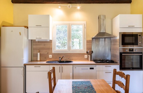 Manso House | Family Holiday Home with Mountain View, Shared Terrace and Air Conditioning