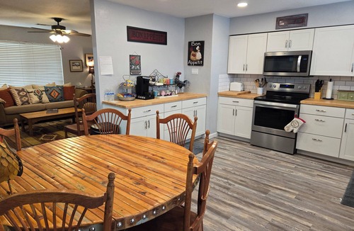 Springerville House | Family Hot Tub Retreat & Starlink!