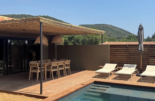 Cirendinu House | Family house "2025" sleeps 8, private pool, close to beaches