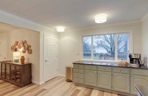 Huron House | Family House: Pool, Games & Boat Parking