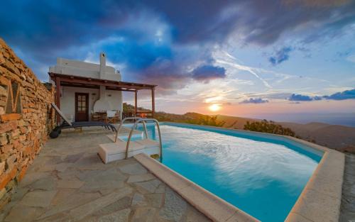 Kea House | Family house with a swimming pool 5 minutes from Ioulida