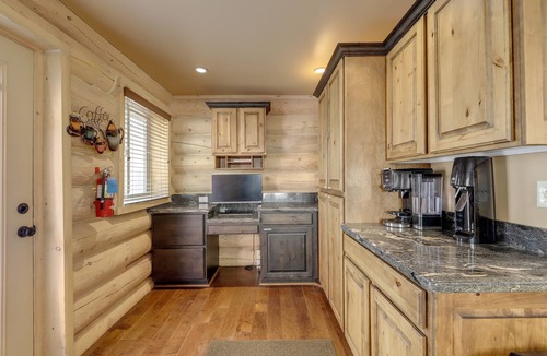 Brian Head Cabin | Family retreat, close to lifts, hot tub, arcades, pool table, smart TVs, wifi