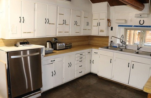Wapiti Cabin | Family reunion/retreats just outside Yellowstone National Park. Gorgeous views