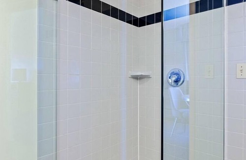 Put-in-Bay Hotel | Family Suite at Bayshore Resort Put-in-Bay