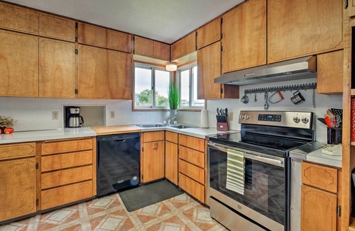 Grangeville House | Farmhouse in Country Setting Near Gravity Hill