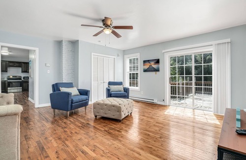 Dalbys Apartment | Farmhouse Sunset | Renovated Duplex - A Boater