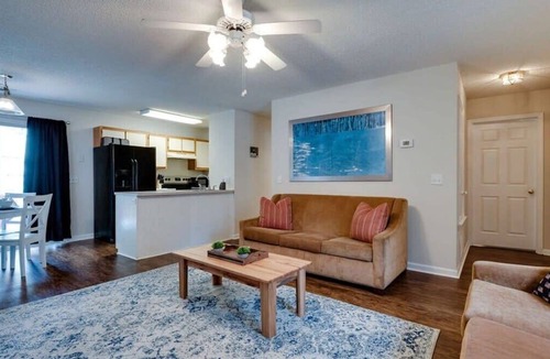 Savannah House | Fenced Backyard & Grill Near Historic District