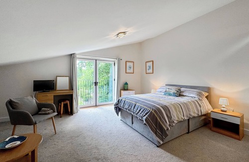 Damerham Cottage | Field Barn is perfectly located for exploring Hampshire, Dorset, and beyond.