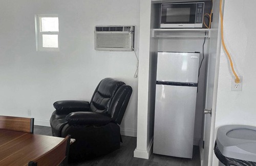 Fillmore Apartment | Fillmore Lodge:Comfortable Queen Room - Best Price