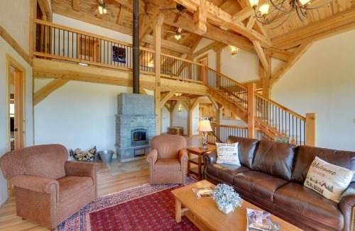 Felt House | Fire Pit, Deck + Hot Tub: Idaho Group Getaway!