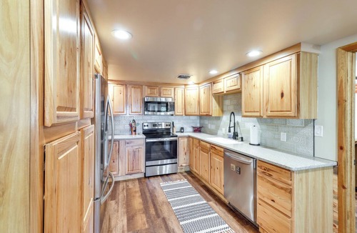 Pinetop-Lakeside Cottage | Fire Pit & Grill: Waterfront Cabin in Lakeside!