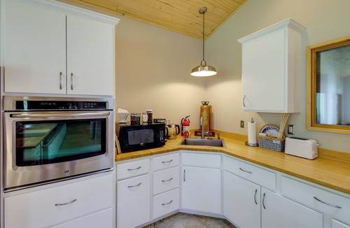 Stevensville House | Fish, Hike & More! Home w/Views in Stevensville