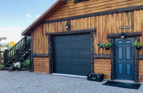 Dayton Apartment | Flathead Lake Shabby Chic w/HOT TUB!