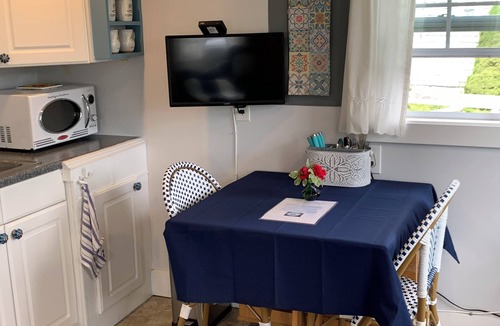 Snug Harbor Cottage | Flexible Cancellation! The Snug Cottage -Snug Harbor - East Matunuck, RI