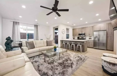 Santa Clara House | Fore & Explore | 2 Homes, Sleeps 20 + Pool & E-Scooters!