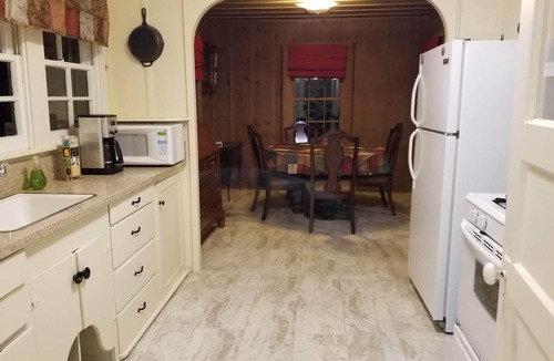 Pacific Grove Cottage | Forest Cottage on 1/4 Acre