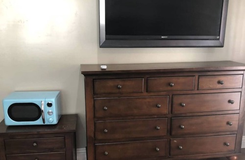 Springville Apartment | Forget your worries in this serene country guest house.