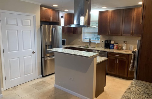 Charleston House | Fort Wychwood is newly renovated with great views and city access!