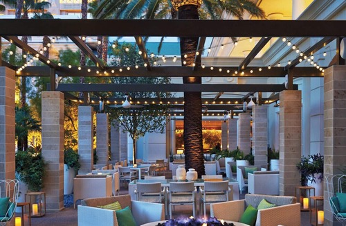 Las Vegas Strip Resort | Four Seasons Hotel Las Vegas
