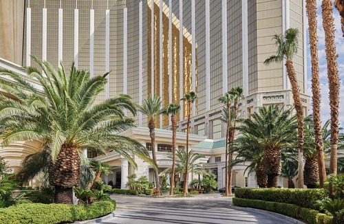 Las Vegas Strip Resort | Four Seasons Hotel Las Vegas