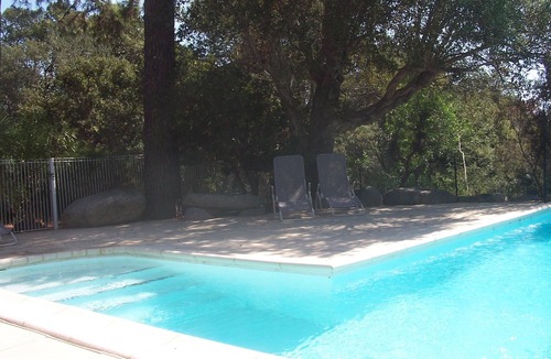 Cirendinu Apartment | Apartment for 2 to 4 people with very large pool and garden, beach 900M