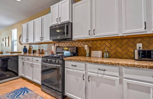 Surprise Farms House | Free Heated Pool, Hot Tub, Built-in Grill
