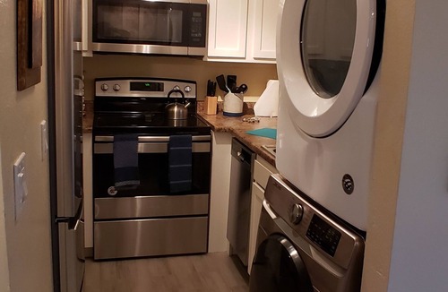 Keeling Apartment | 💖Fresh, Clean&Comfy Stay|AC|<2 mi UofA| Pets Ok💖