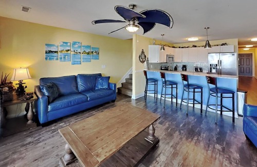 Put-in-Bay Condo | Fresh & Fun Lake Erie Escape | 12 ppl | C206
