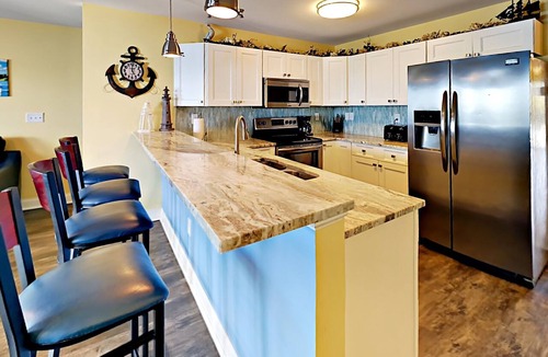 Put-in-Bay Condo | Fresh & Fun Lake Erie Escape | 12 ppl | C206