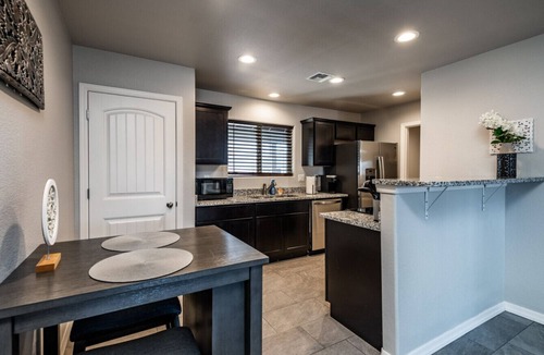 Kingman House | Freshly Built Stay | Quiet Area Near Golf & Dining