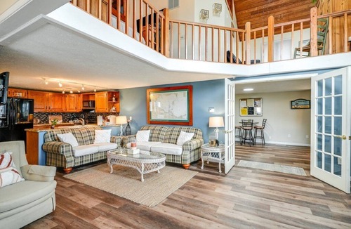 Huron House | Front Porch & Balcony overlooking Park/Lake Erie! Cedar Point, Fishing & Beach!