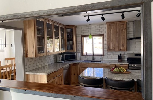 Monticello House | Front row seats to nature. Your escape with a view