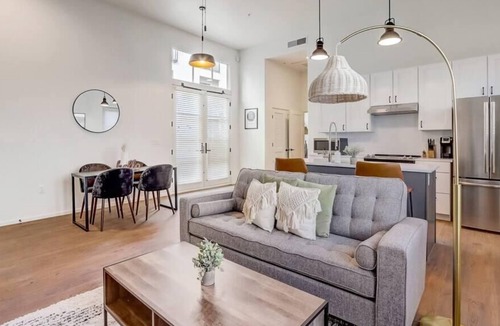 Menlo Park Apartment | Frontdesk | Spacious 1 BR Apt near Downtown