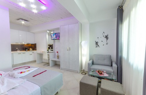 Skiathos Town Villa | Ftelia Luxury Studios - 'Stagioni' (studio 2/2) - built 2017