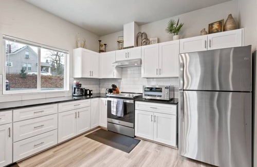 South Perry District Apartment | Full ADA Unit! - 2 Bed 2 Bath Unit Near Downtown!
