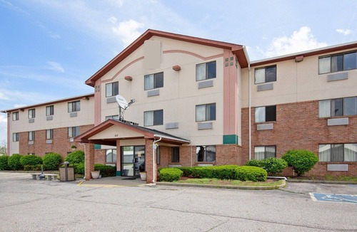 Portage Apartment | Full Bed Accessible|Portage