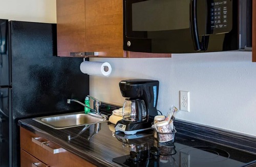 Hurricane Hotel | Full-Kitchen Room Perfect for Zion Park Adventurers!