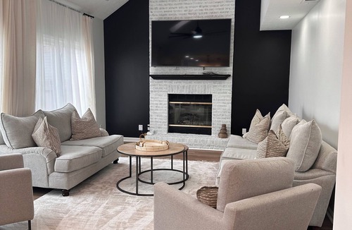 Lexington House | Fully Furnished 4BR Home in Lexington Short & Mid-Term