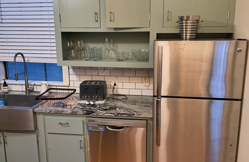 Beach Institute House | Fun friendly 3 bed/4 bath house in downtown Savannah