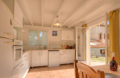Carbuccia Cottage | Gîte Celavu au Calme Avec Piscine