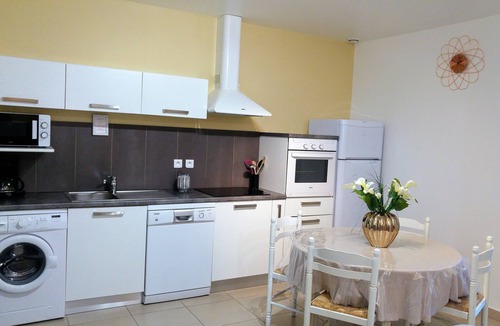 Galeria Apartment | Gîte3-* air-conditioning-wifi-heated pool- 2 bedrooms- river 1mn- beach5min- Pétanque