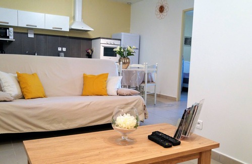 Galeria Apartment | Gîte3-* air-conditioning-wifi-heated pool- 2 bedrooms- river 1mn- beach5min- Pétanque