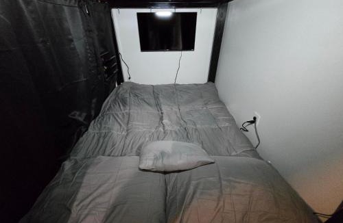 Glendale House | Gallery on 59th homestay NOT A HOTEL